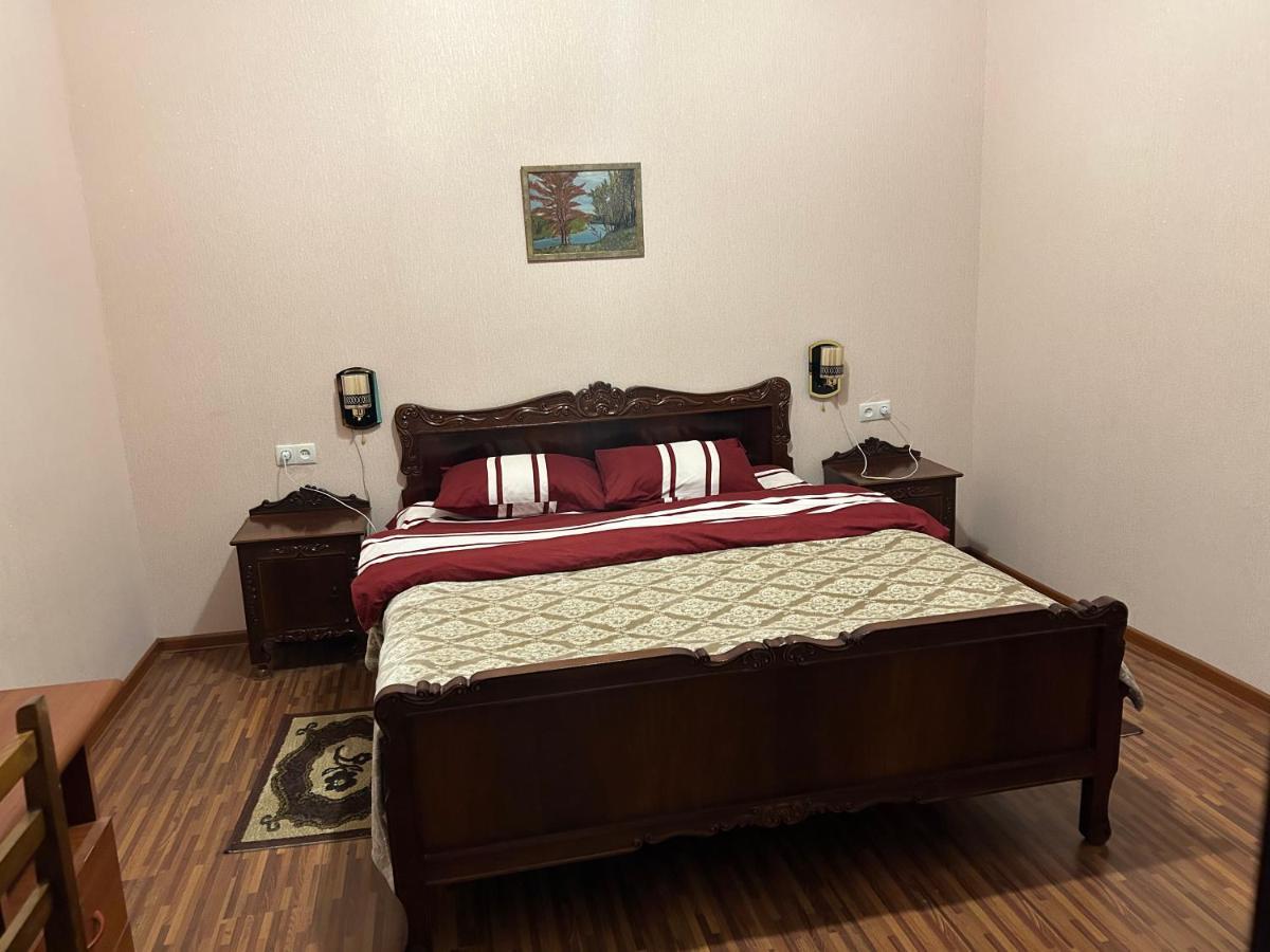 Guest House Medea Kutaisi Bagian luar foto