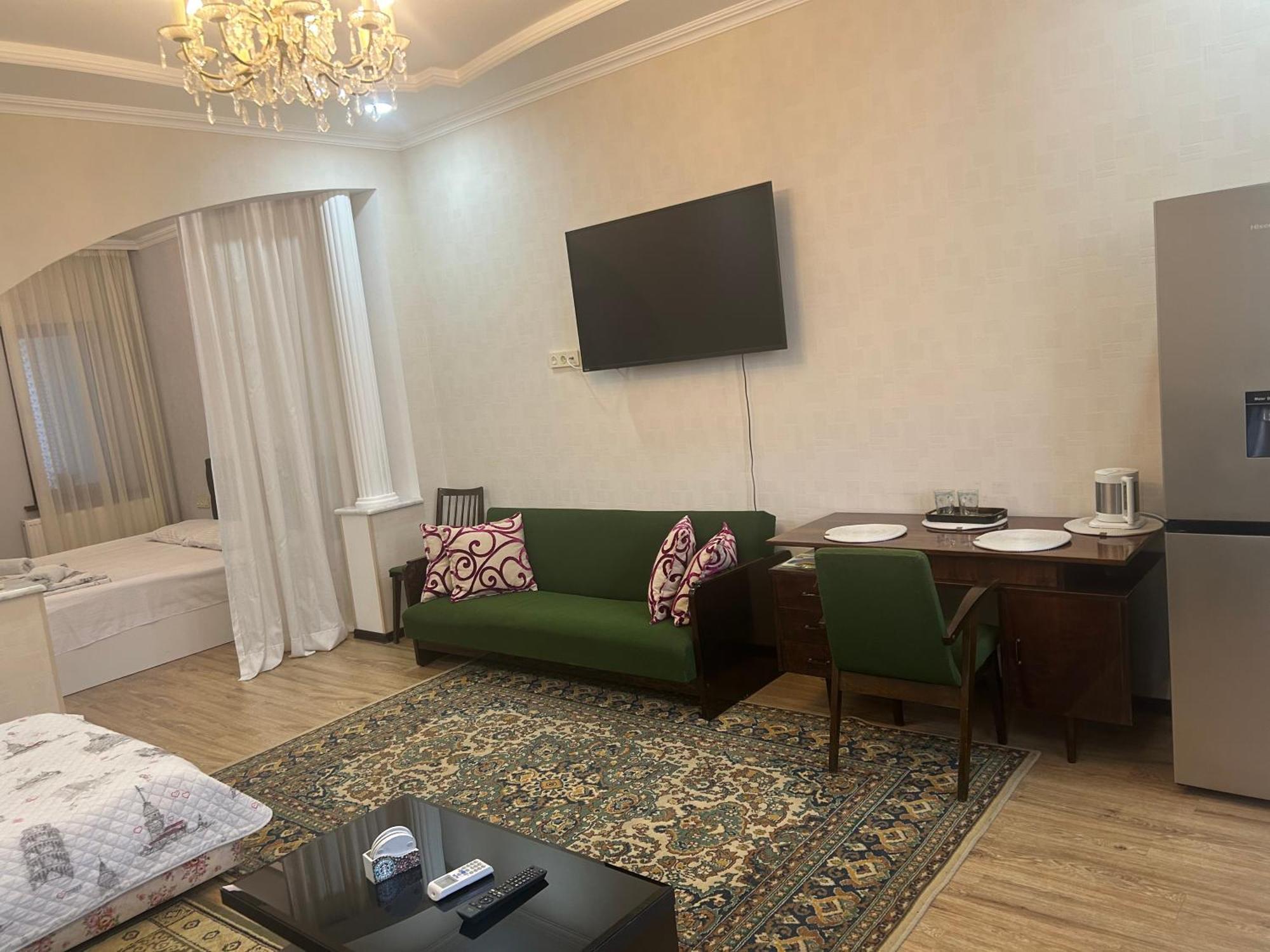 Guest House Medea Kutaisi Bagian luar foto